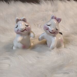 Van Tellingen Bunnies Rabbits Hugging Salt & Pepper Shaker Set VTG